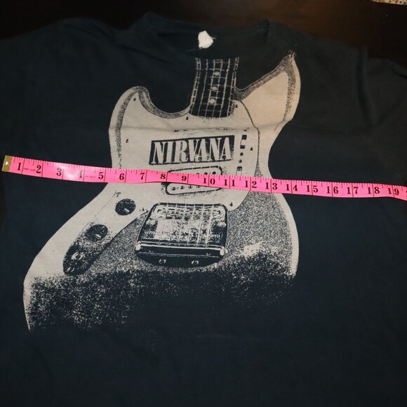 Nirvana Kurt Cobain Guitar T-Shirt| Black Short Sleeve| 2005 Licensed Grunge - Picture 7 of 9